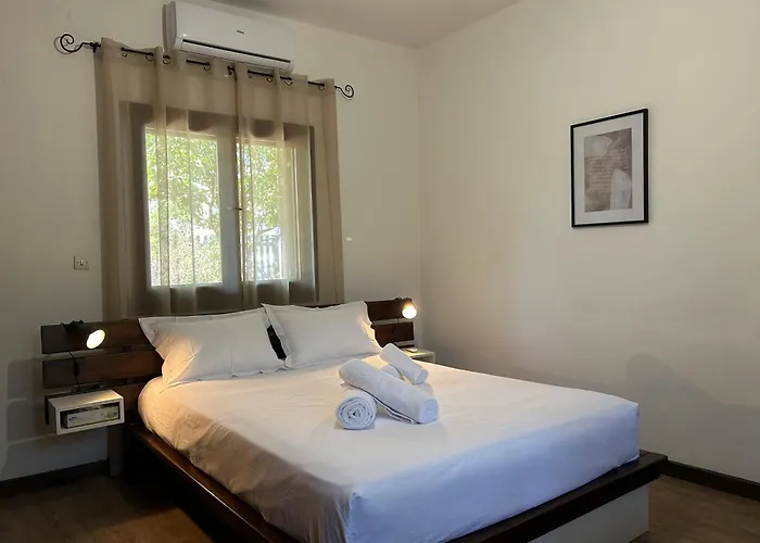 Artemis Airport Stay